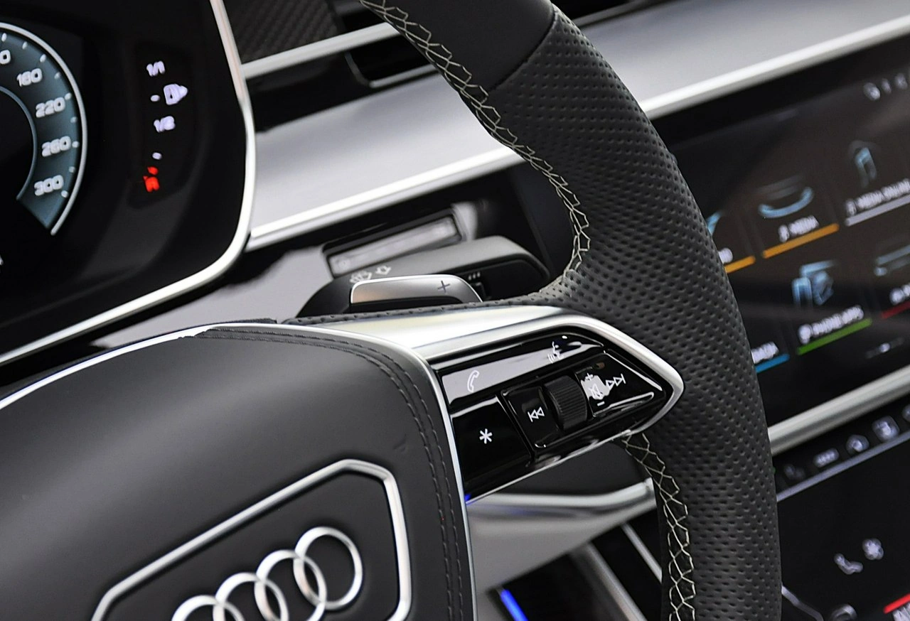 Audi A8 - Zdjęcie 17