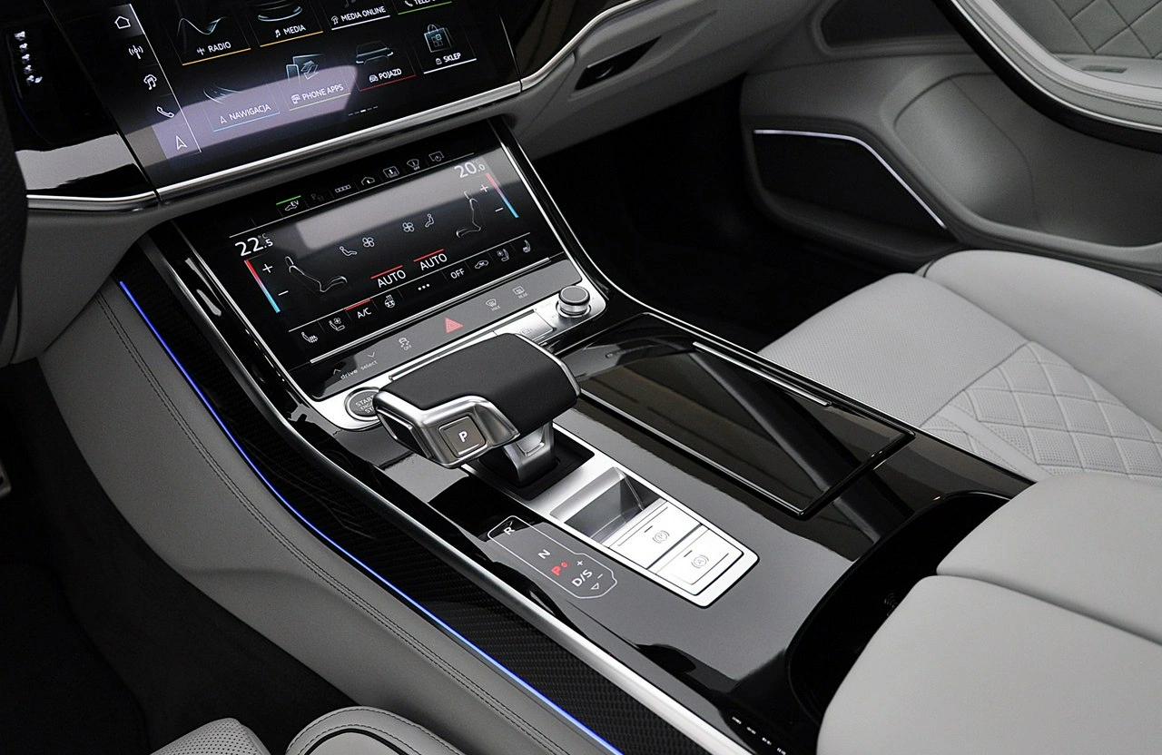 Audi A8 - Zdjęcie 18