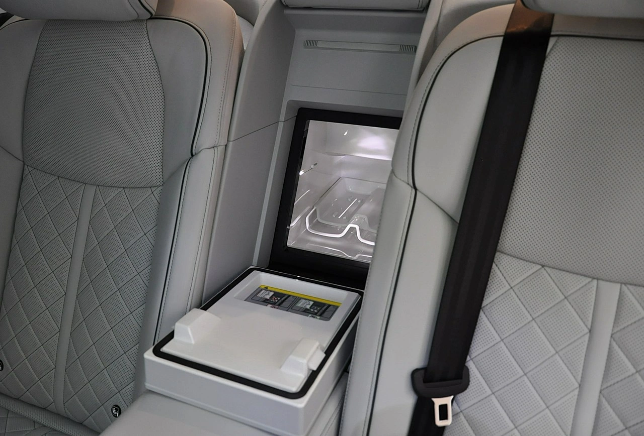 Audi A8 - Zdjęcie 26