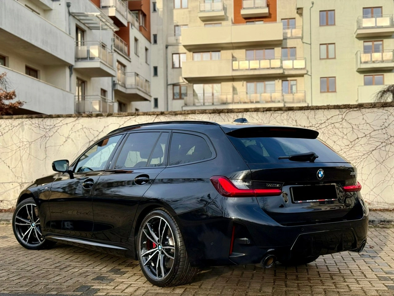 BMW 330 - Zdjęcie 1