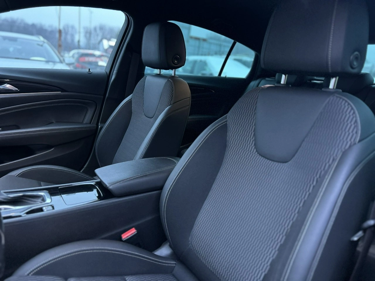 Opel Insignia - Zdjęcie 10