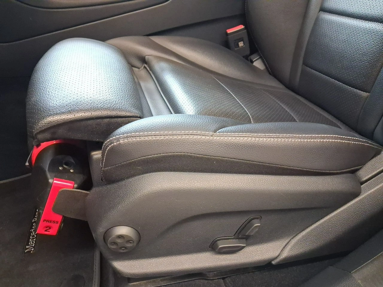 Mercedes GLC 200 - Zdjęcie 9