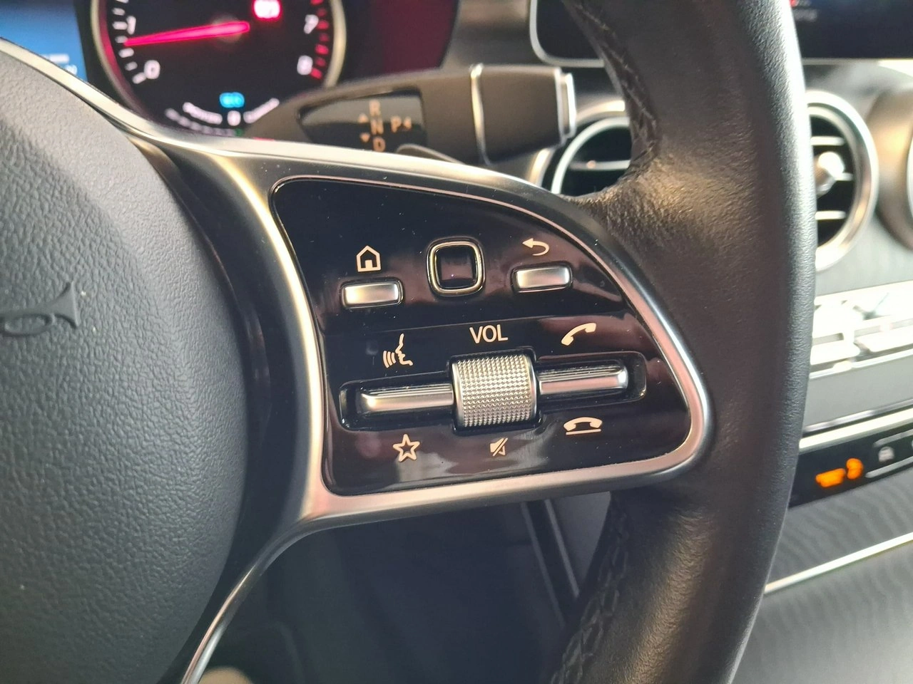 Mercedes GLC 200 - Zdjęcie 15