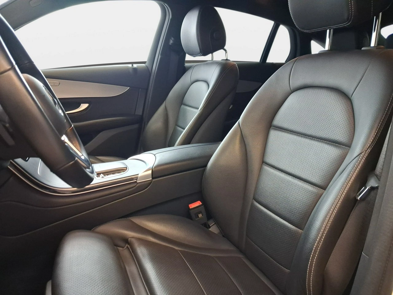 Mercedes GLC 200 - Zdjęcie 8