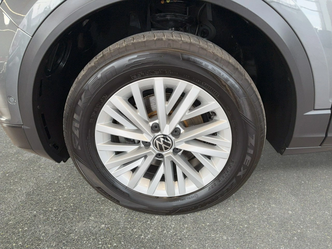 Volkswagen T-Roc - Zdjęcie 9