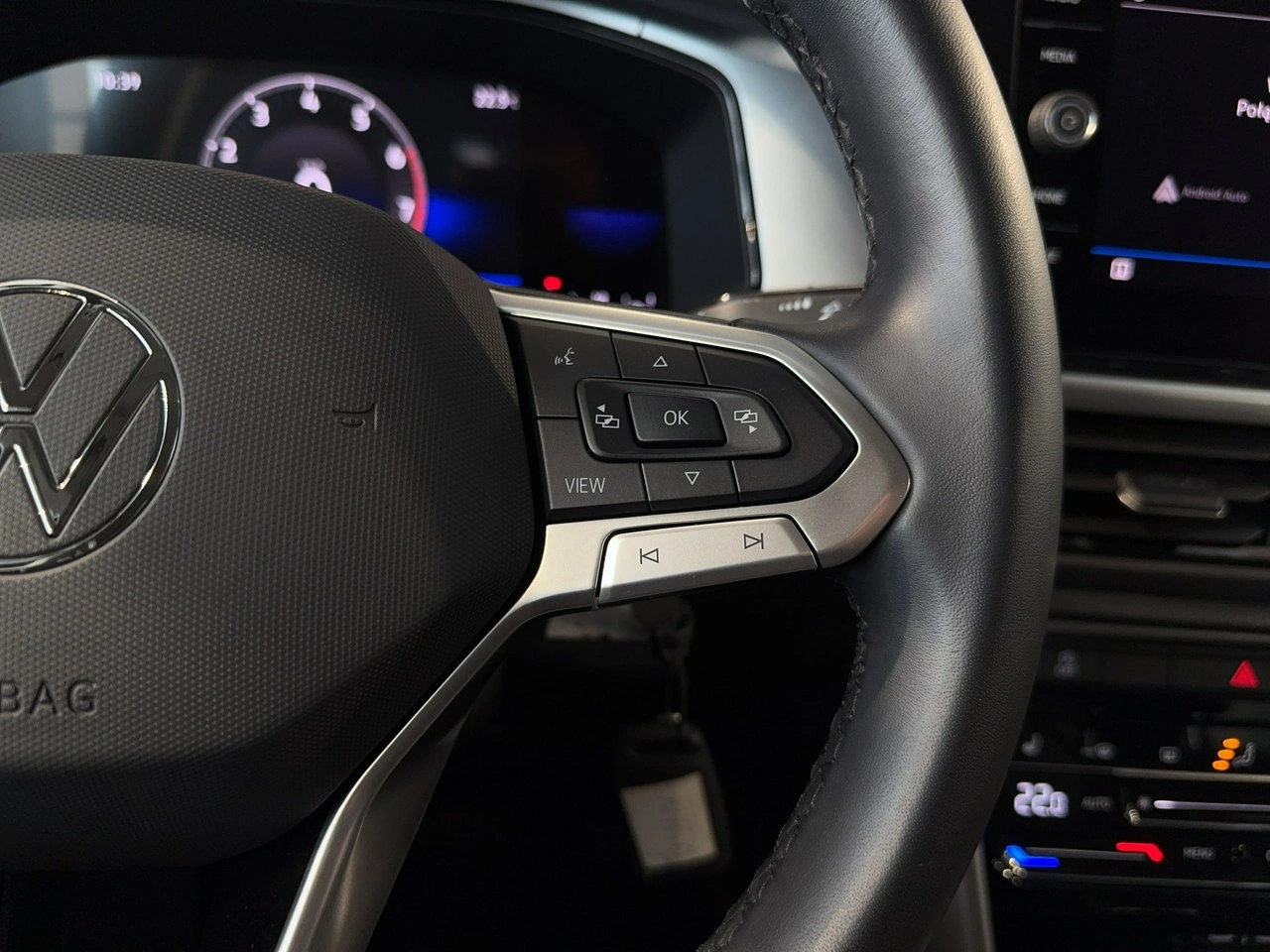 Volkswagen T-Roc - Zdjęcie 17