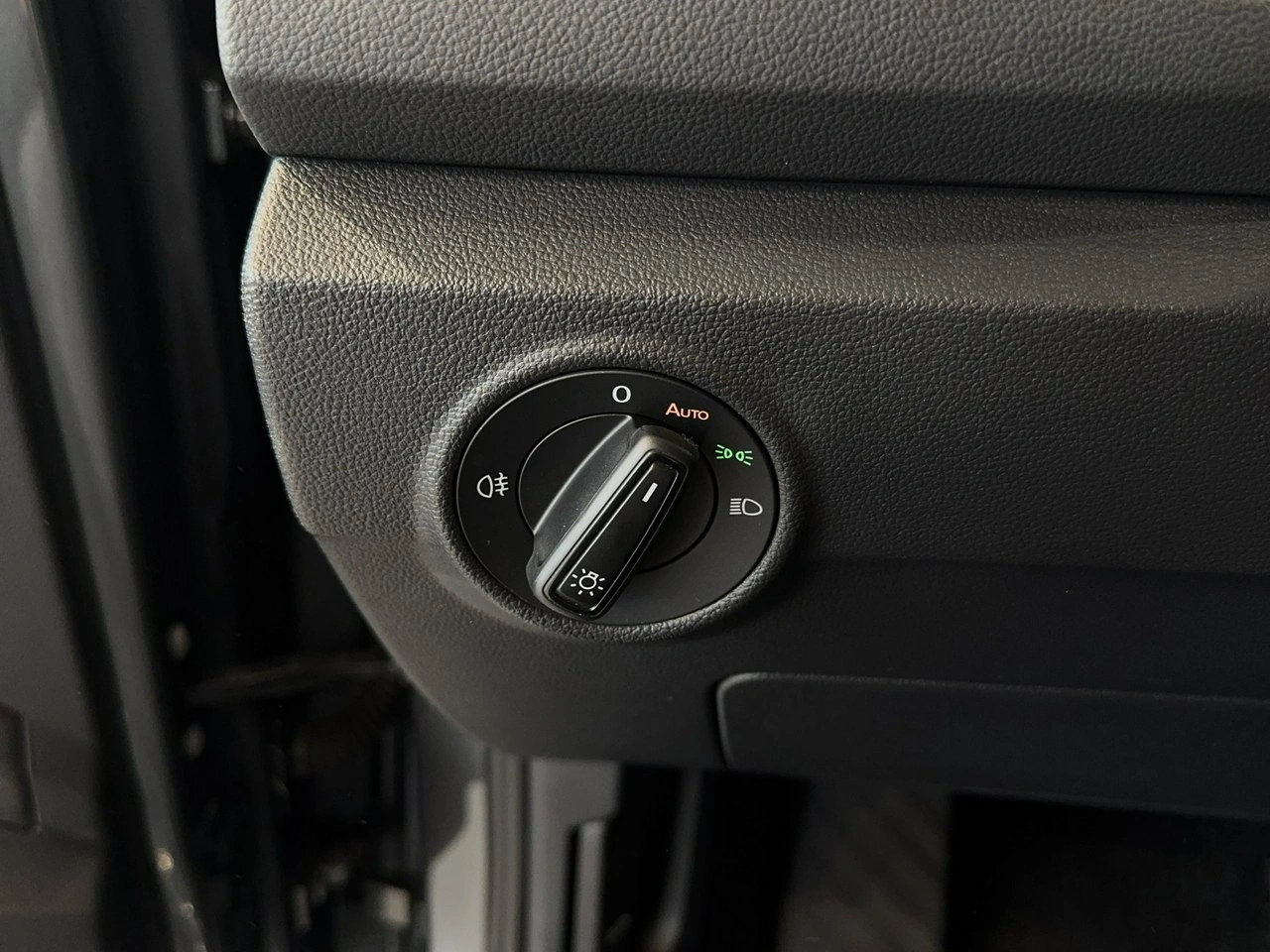 Volkswagen T-Roc - Zdjęcie 25