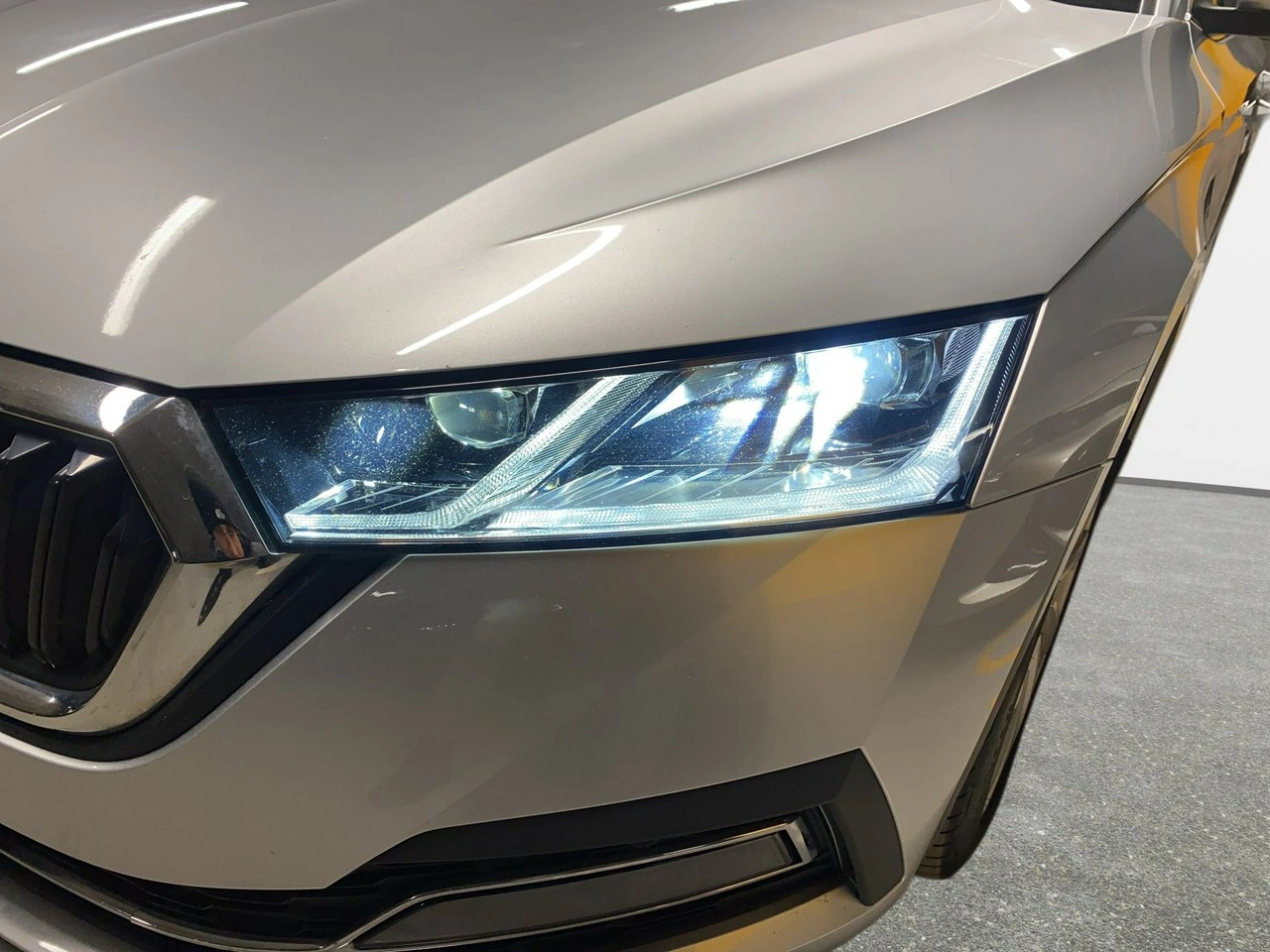 Skoda Octavia - Zdjęcie 8