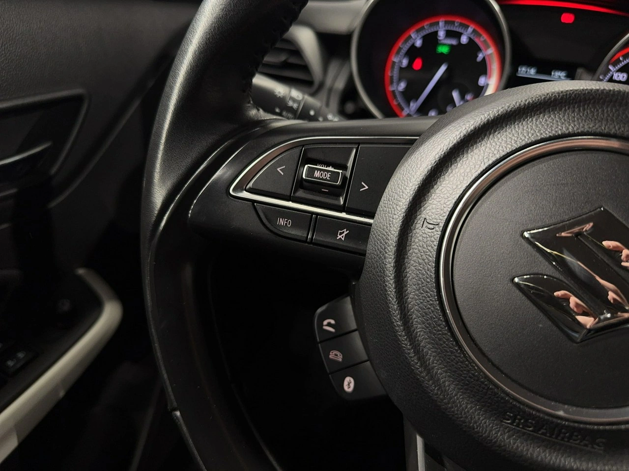 Suzuki Swift - Zdjęcie 18