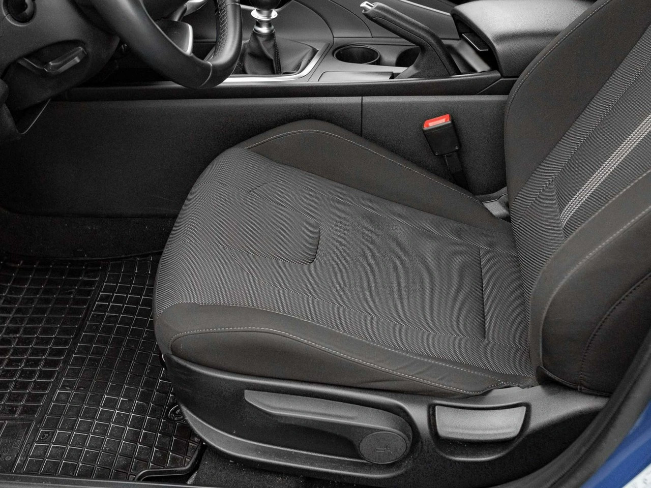 Hyundai Elantra - Zdjęcie 10