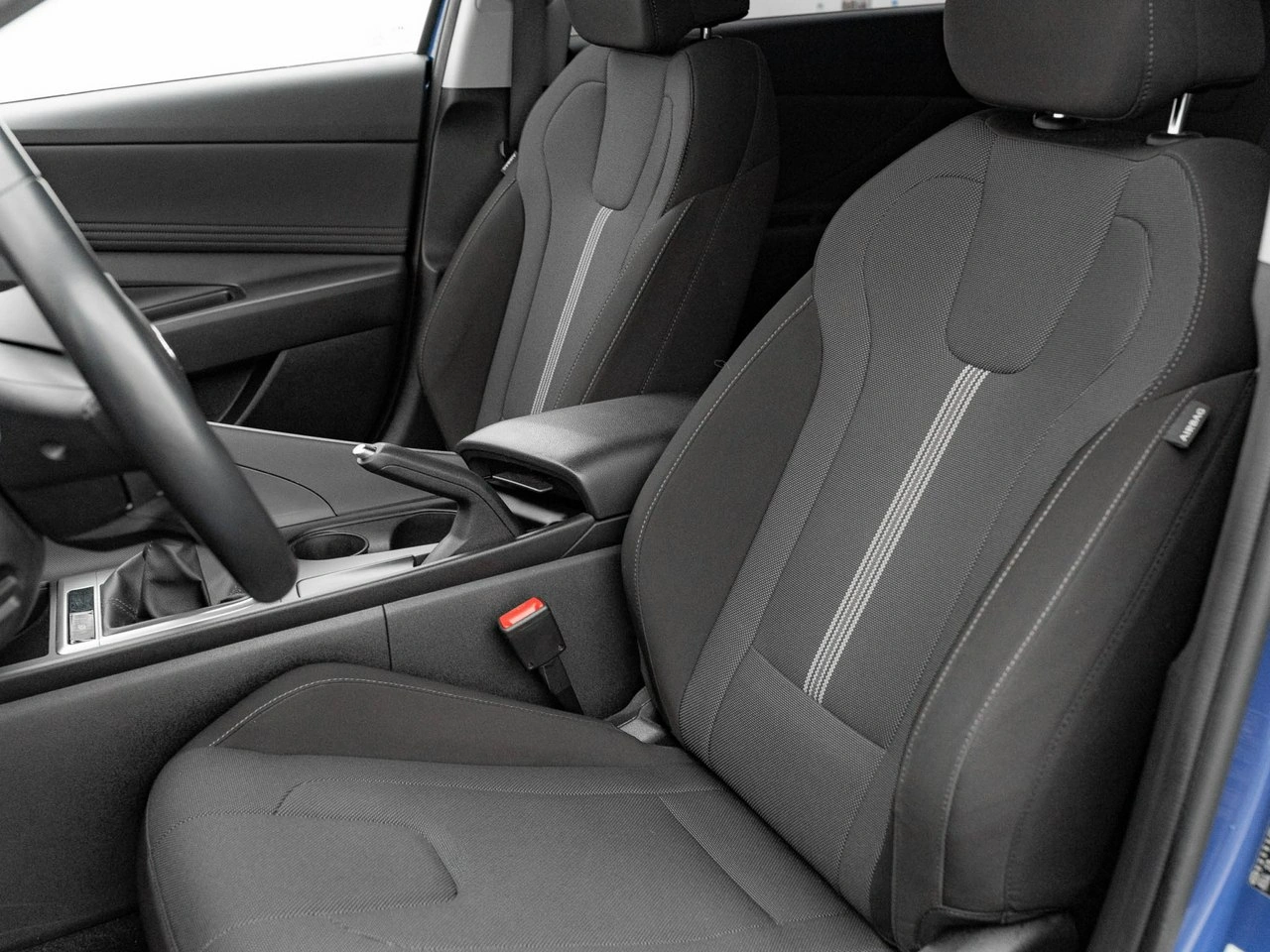 Hyundai Elantra - Zdjęcie 11