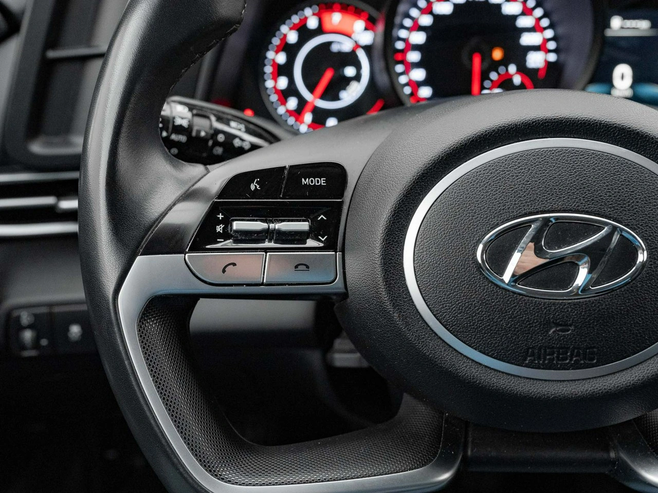 Hyundai Elantra - Zdjęcie 13