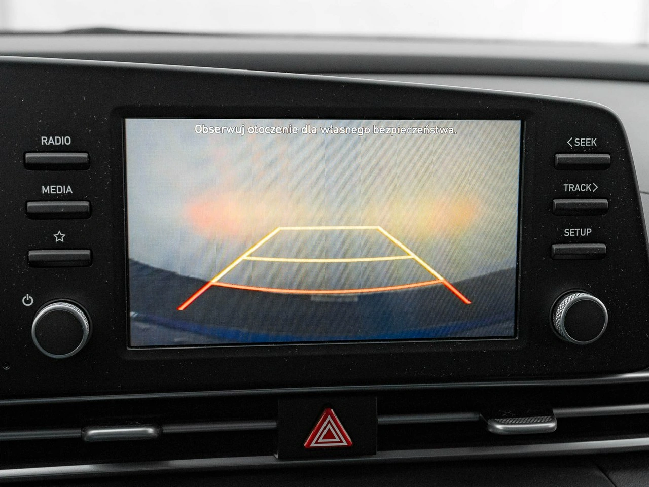 Hyundai Elantra - Zdjęcie 19