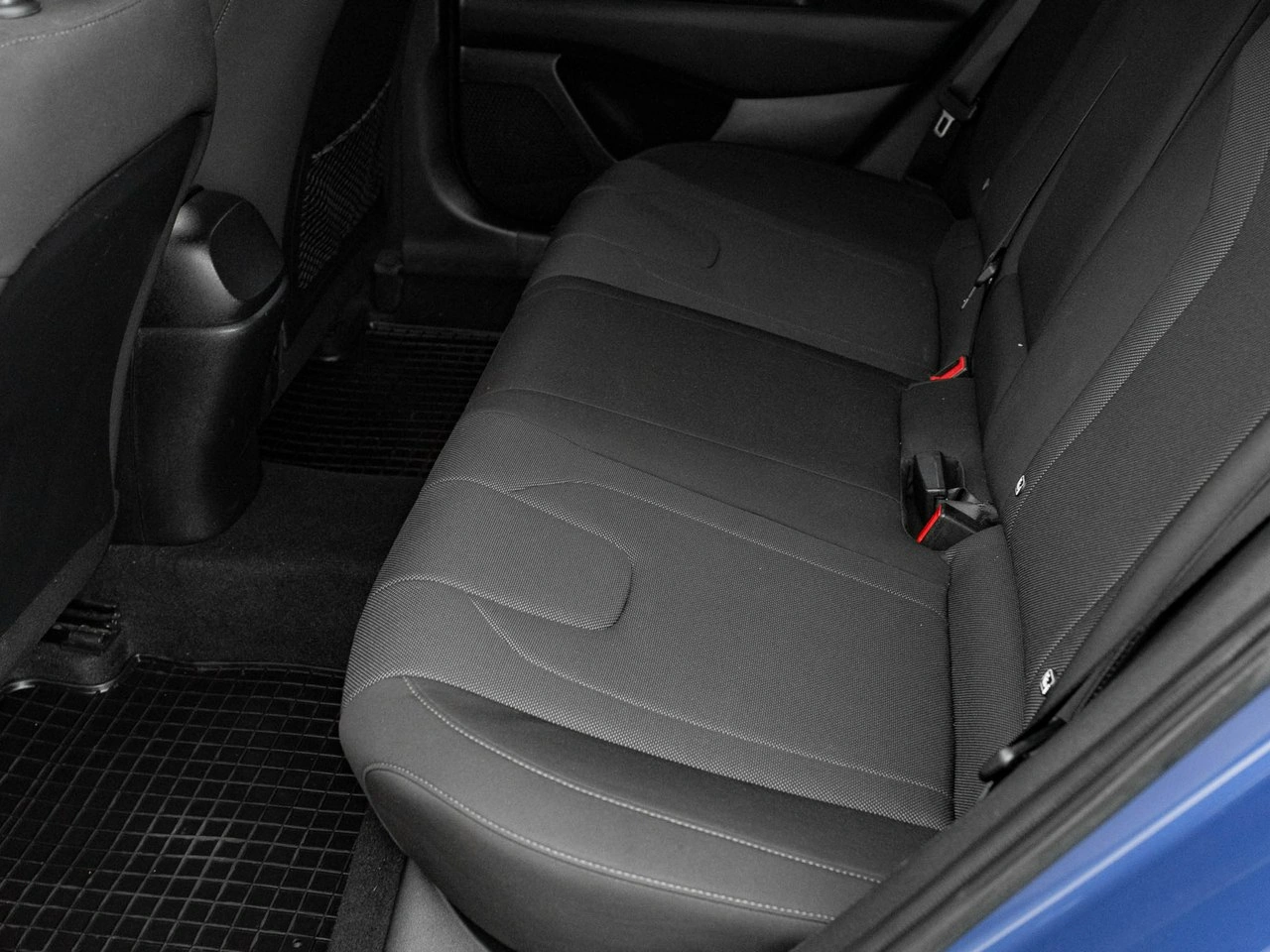 Hyundai Elantra - Zdjęcie 22