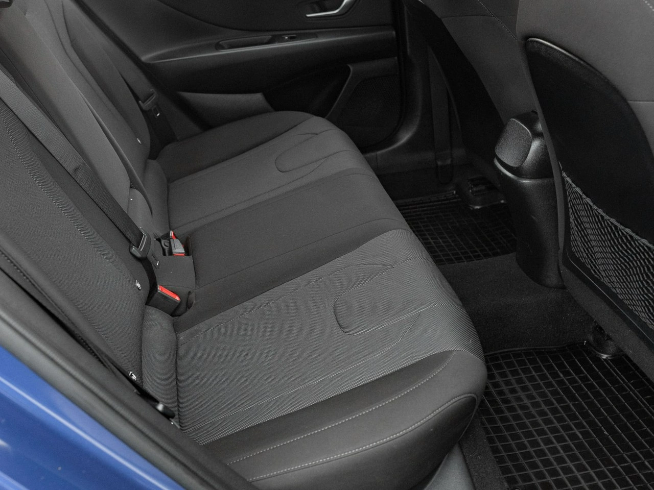 Hyundai Elantra - Zdjęcie 24