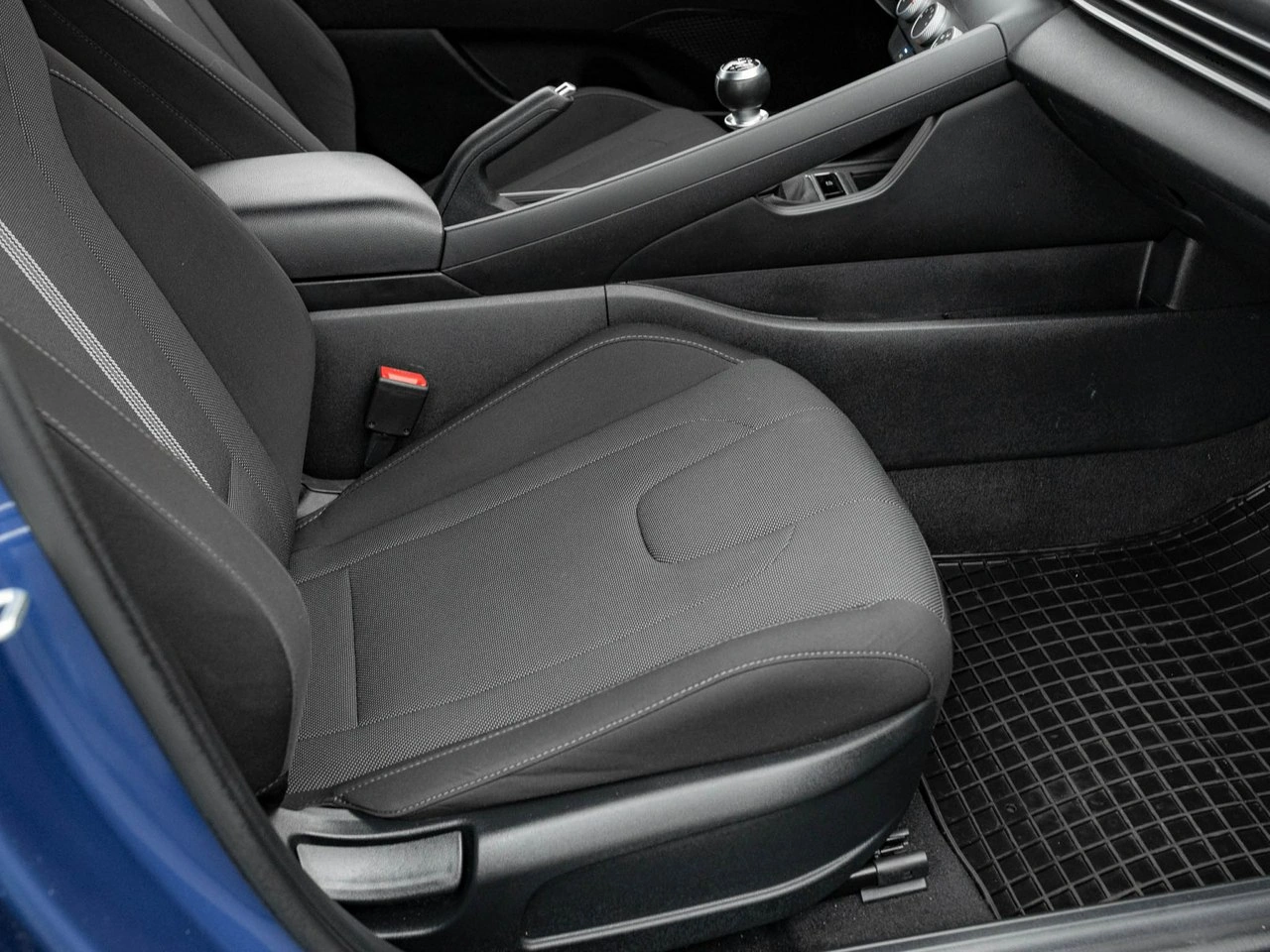 Hyundai Elantra - Zdjęcie 26