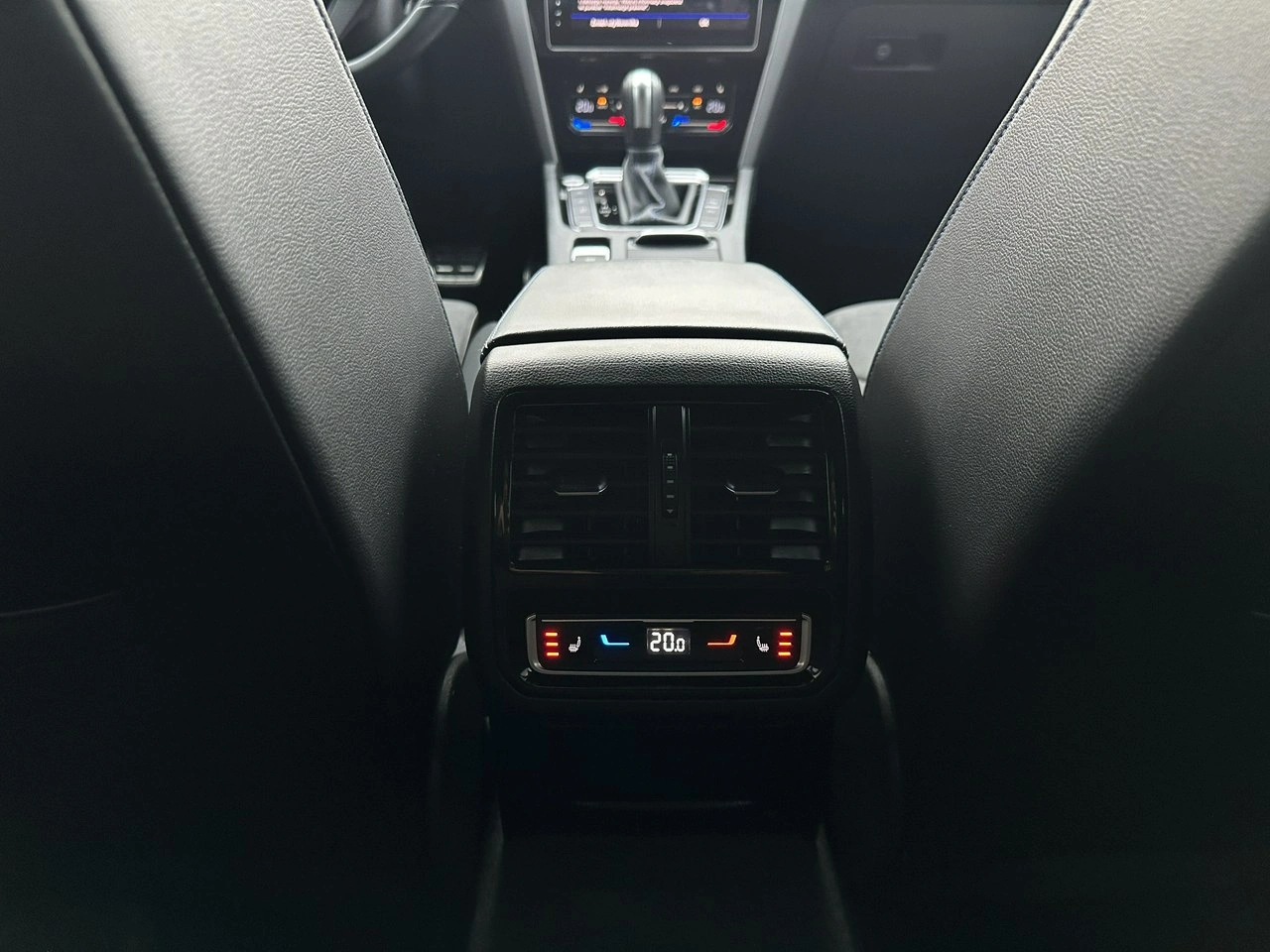 Volkswagen Arteon - Zdjęcie 37