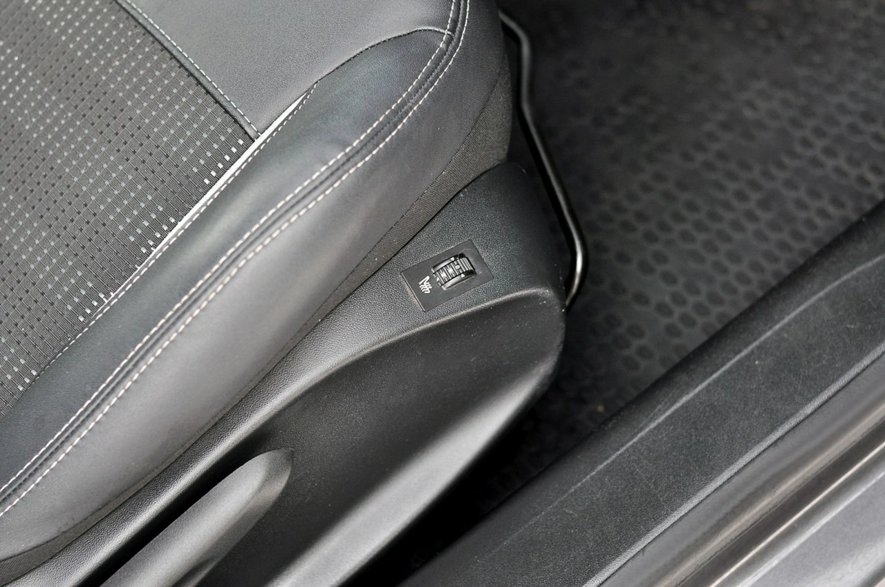 Peugeot 2008 - Zdjęcie 14