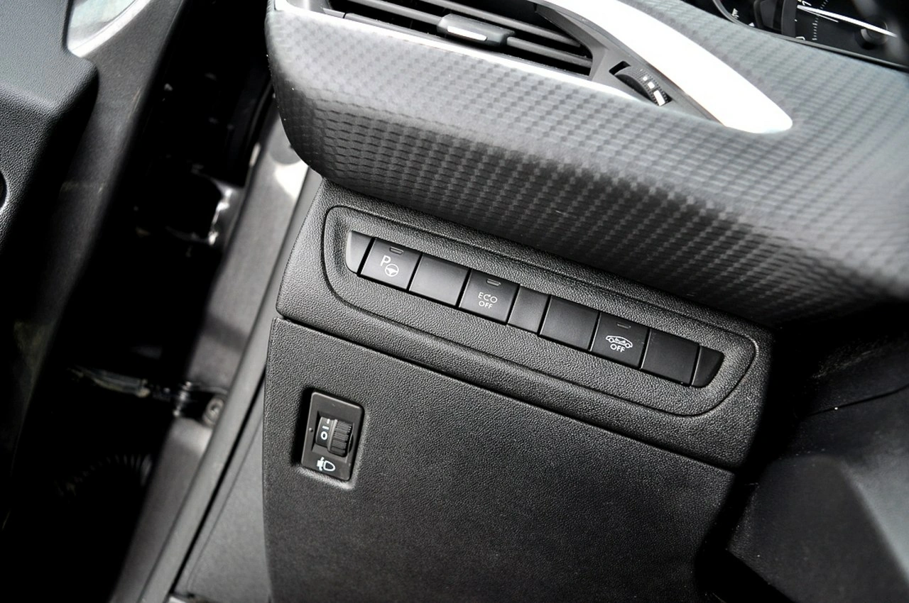 Peugeot 2008 - Zdjęcie 28