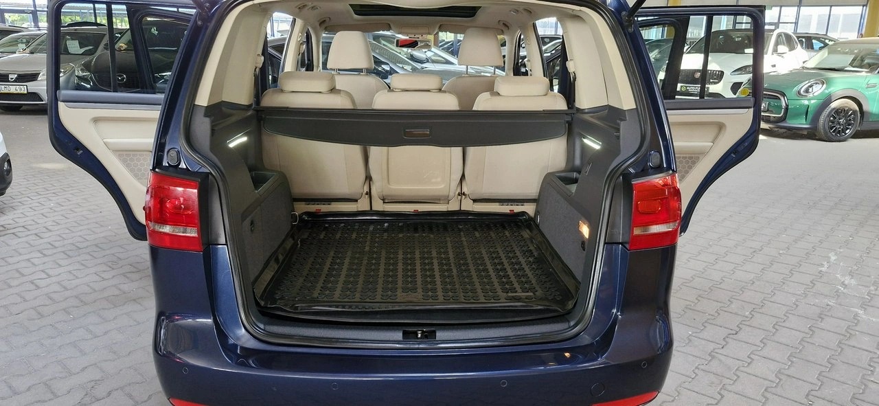 Volkswagen Touran - Zdjęcie 14