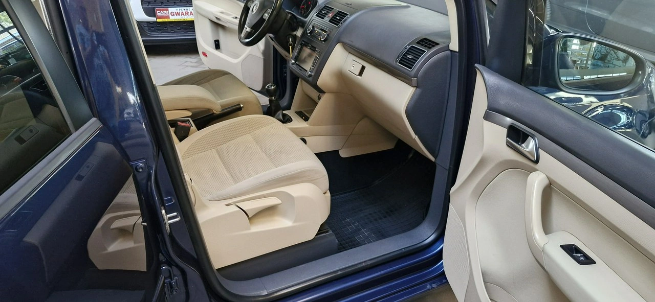 Volkswagen Touran - Zdjęcie 17