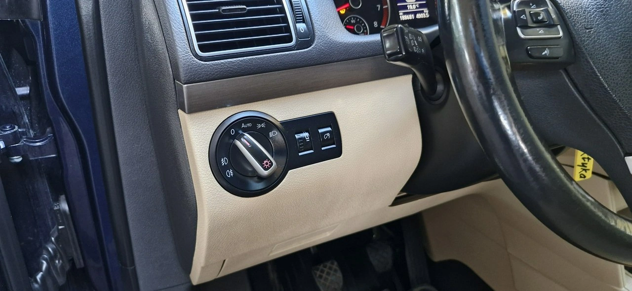 Volkswagen Touran - Zdjęcie 19