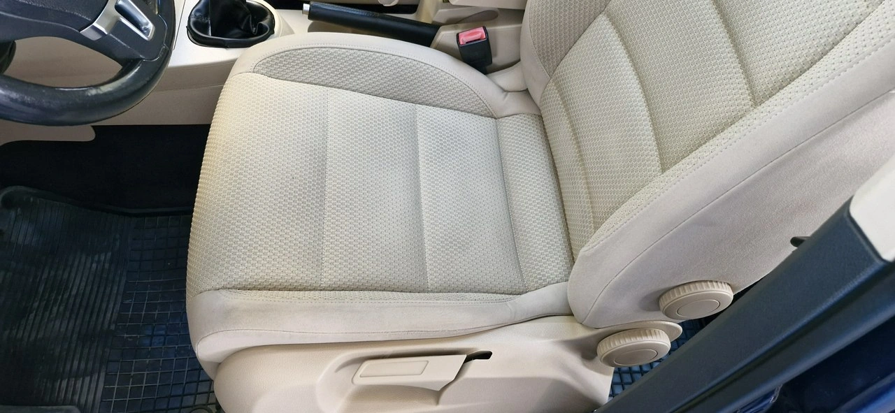 Volkswagen Touran - Zdjęcie 20