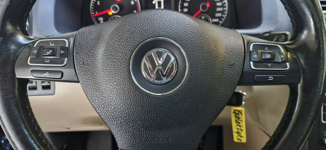 Volkswagen Touran - Zdjęcie 22