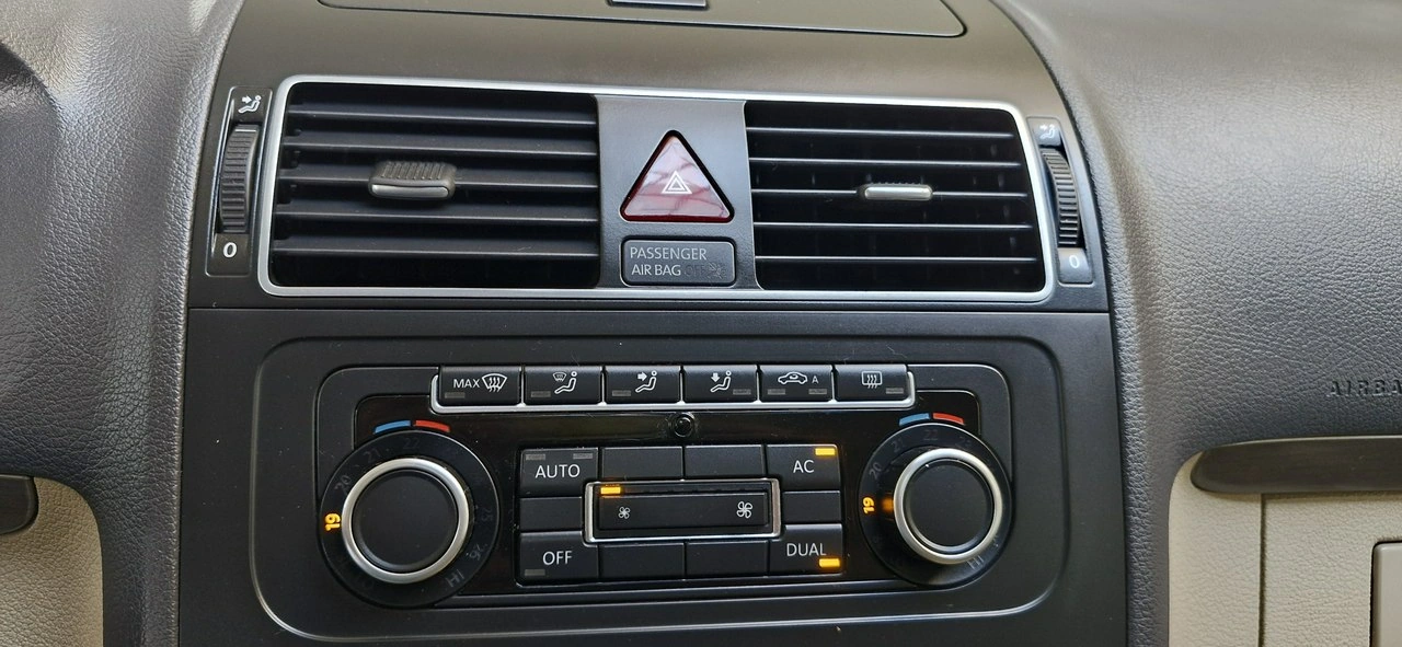 Volkswagen Touran - Zdjęcie 23