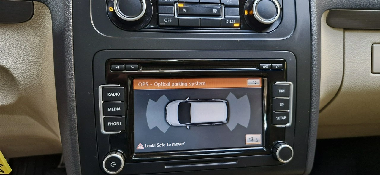 Volkswagen Touran - Zdjęcie 24