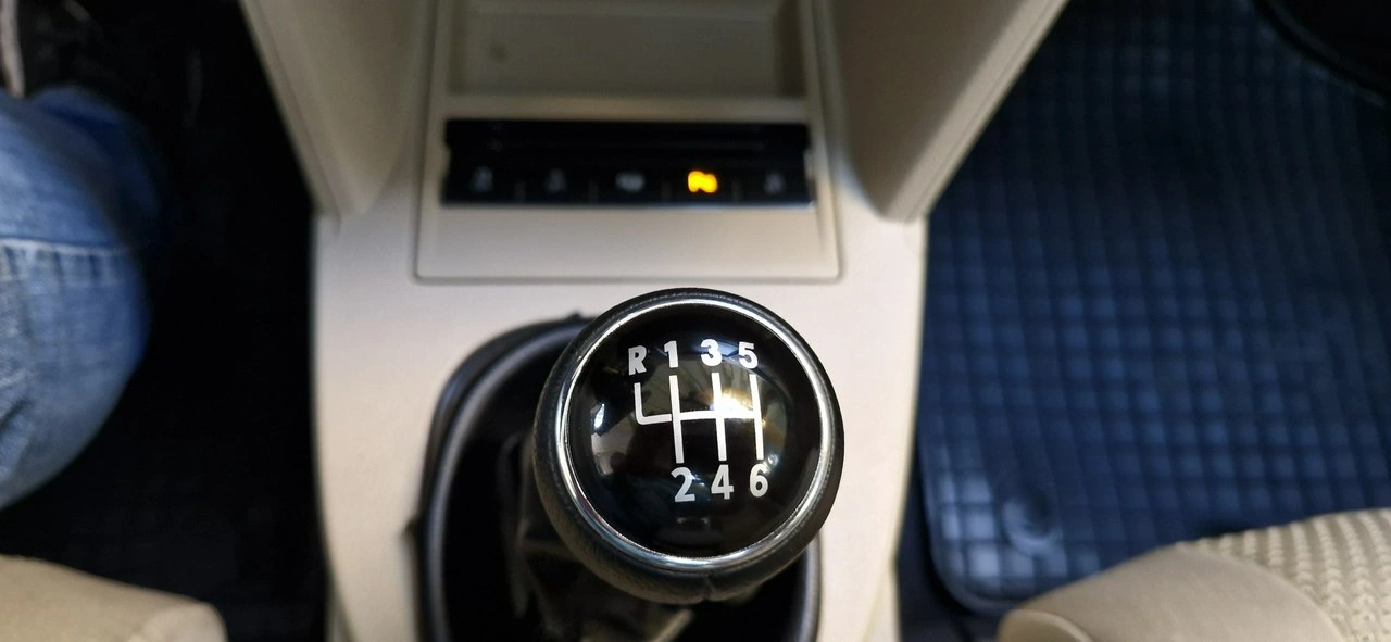 Volkswagen Touran - Zdjęcie 25