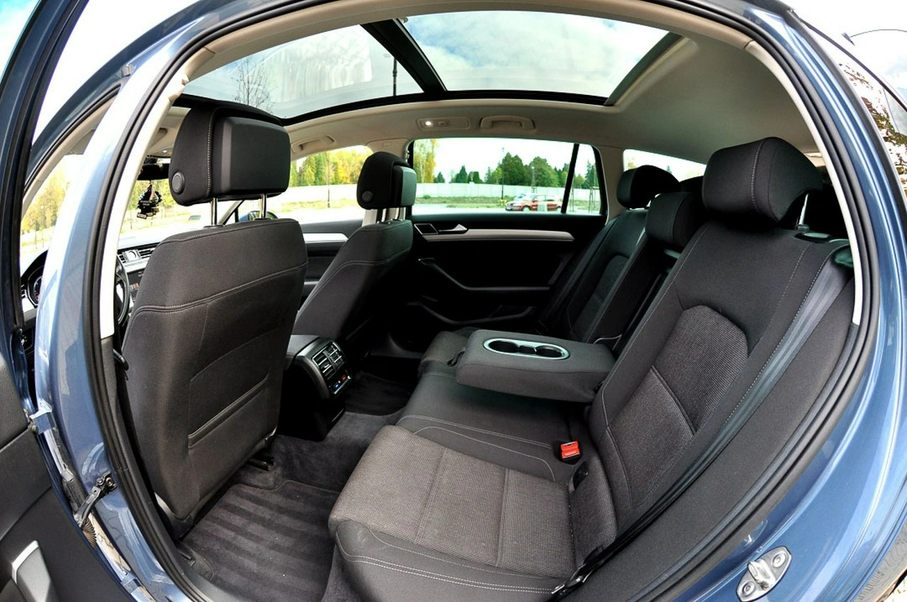 Volkswagen Passat - Zdjęcie 12
