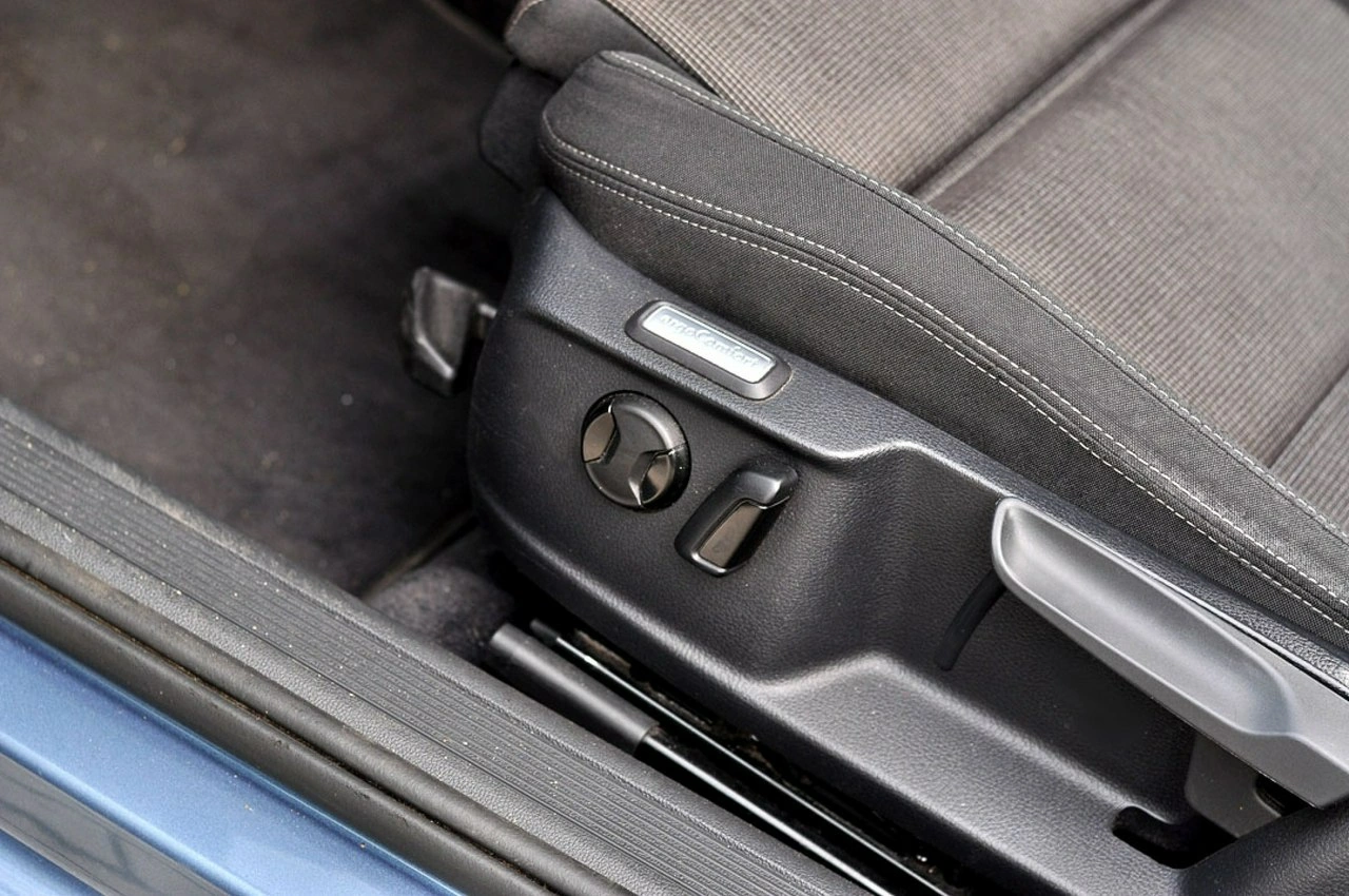 Volkswagen Passat - Zdjęcie 13