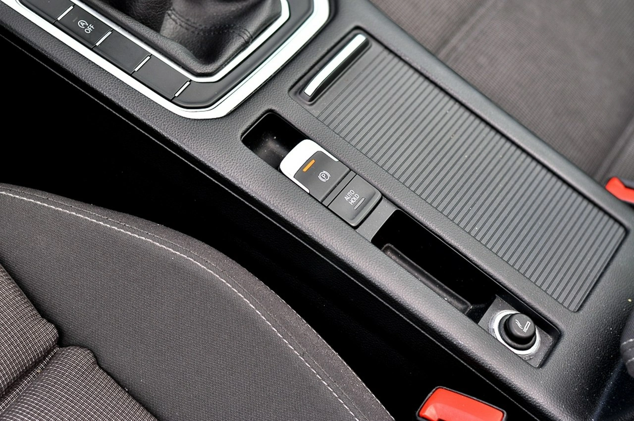 Volkswagen Passat - Zdjęcie 15