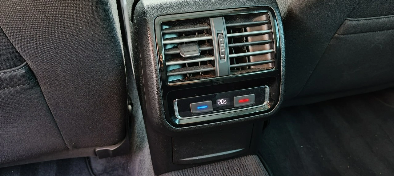 Volkswagen Passat - Zdjęcie 17