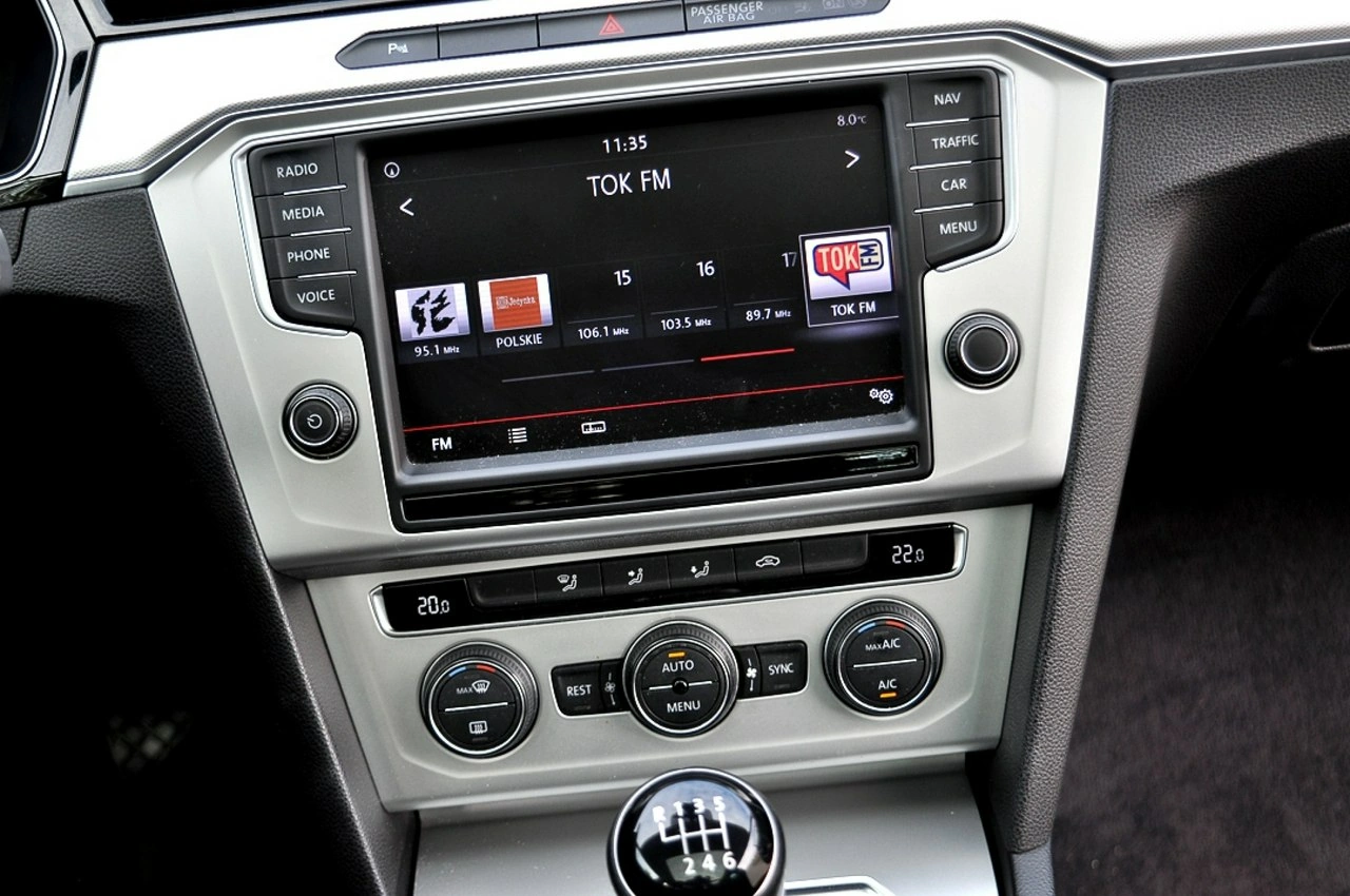 Volkswagen Passat - Zdjęcie 19