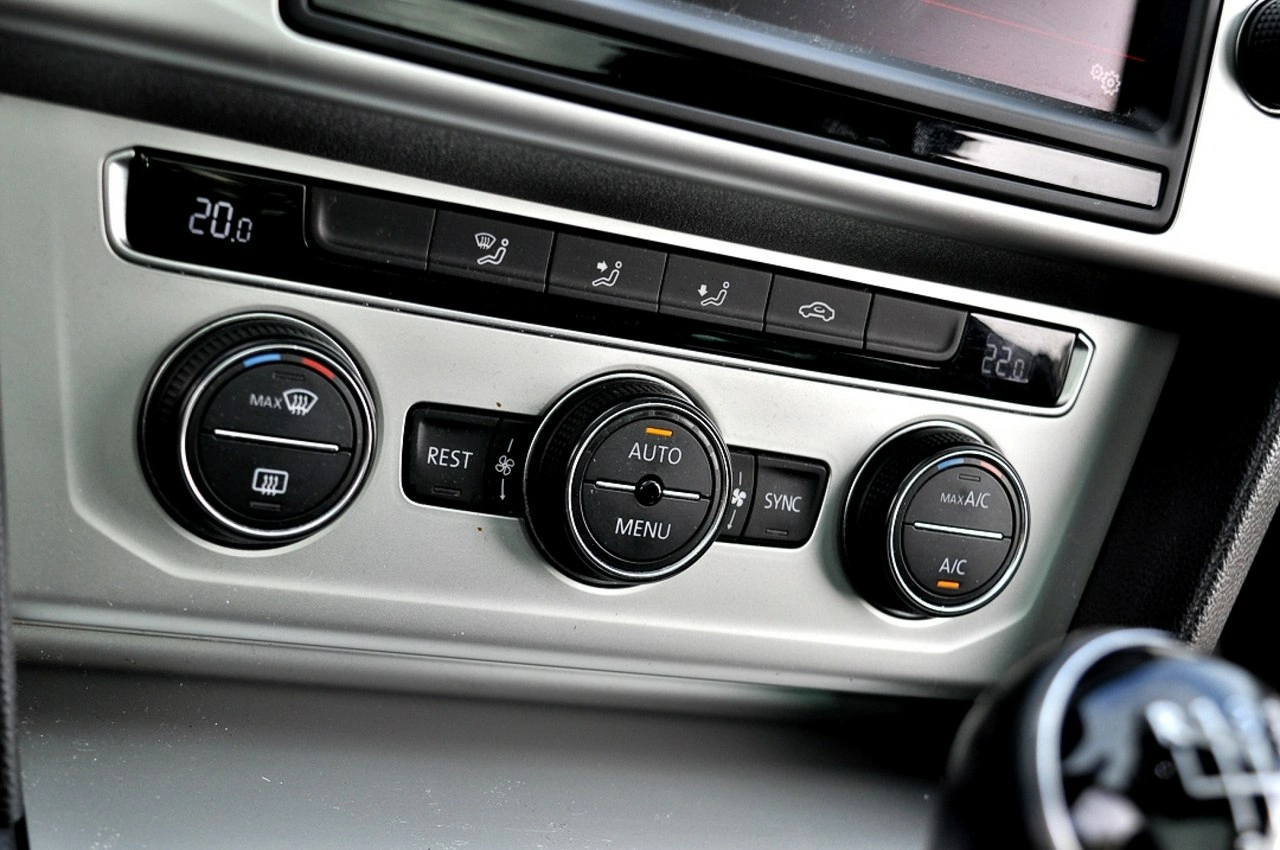 Volkswagen Passat - Zdjęcie 20