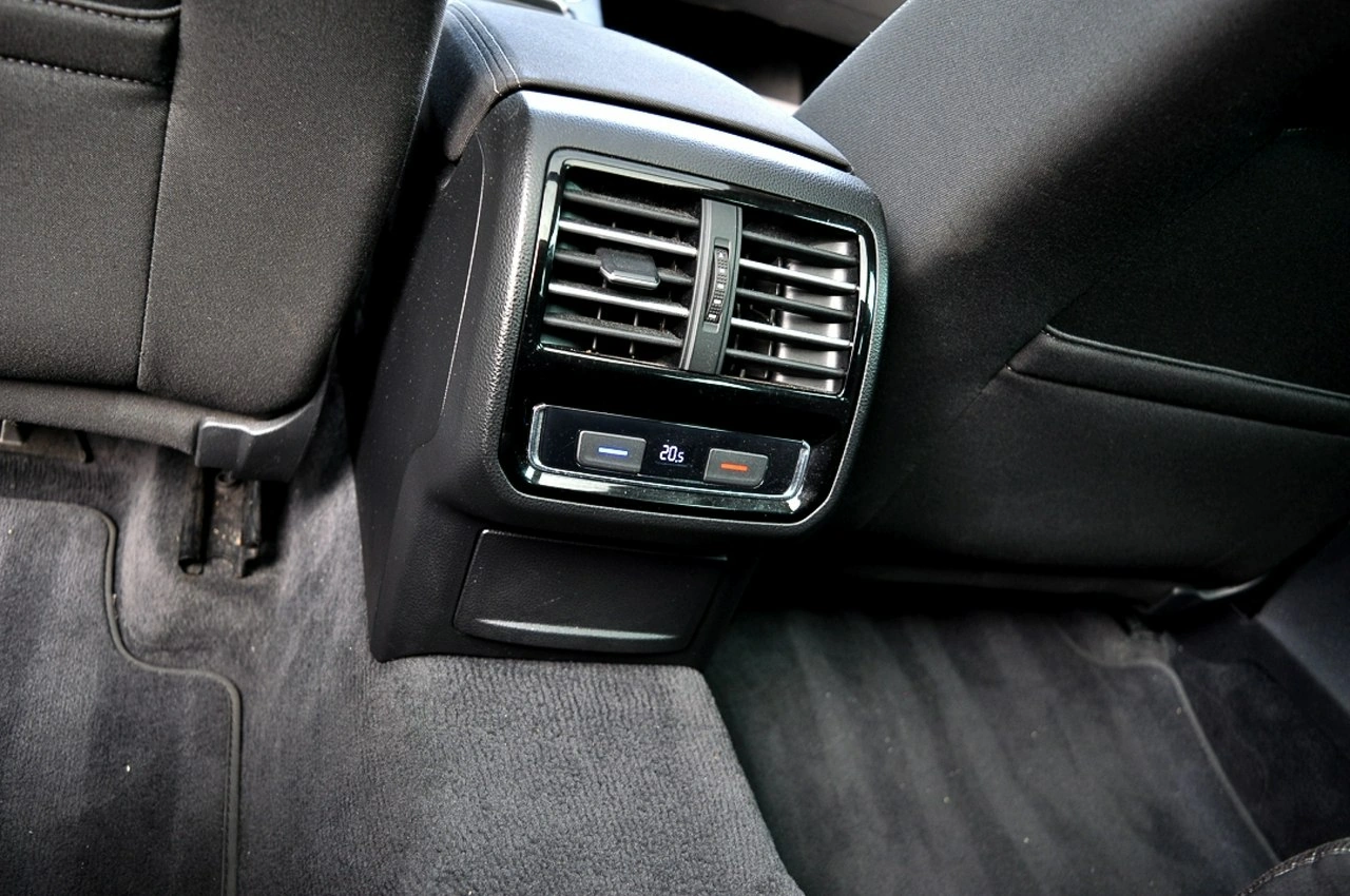 Volkswagen Passat - Zdjęcie 21