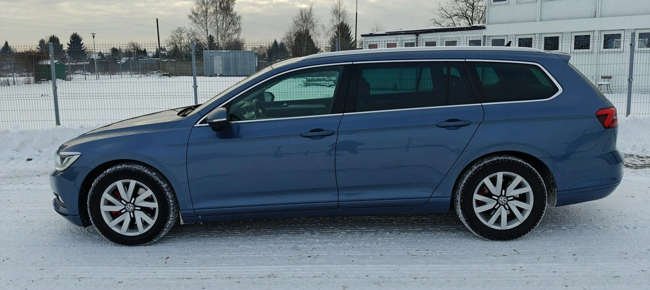 Volkswagen Passat - Zdjęcie 24