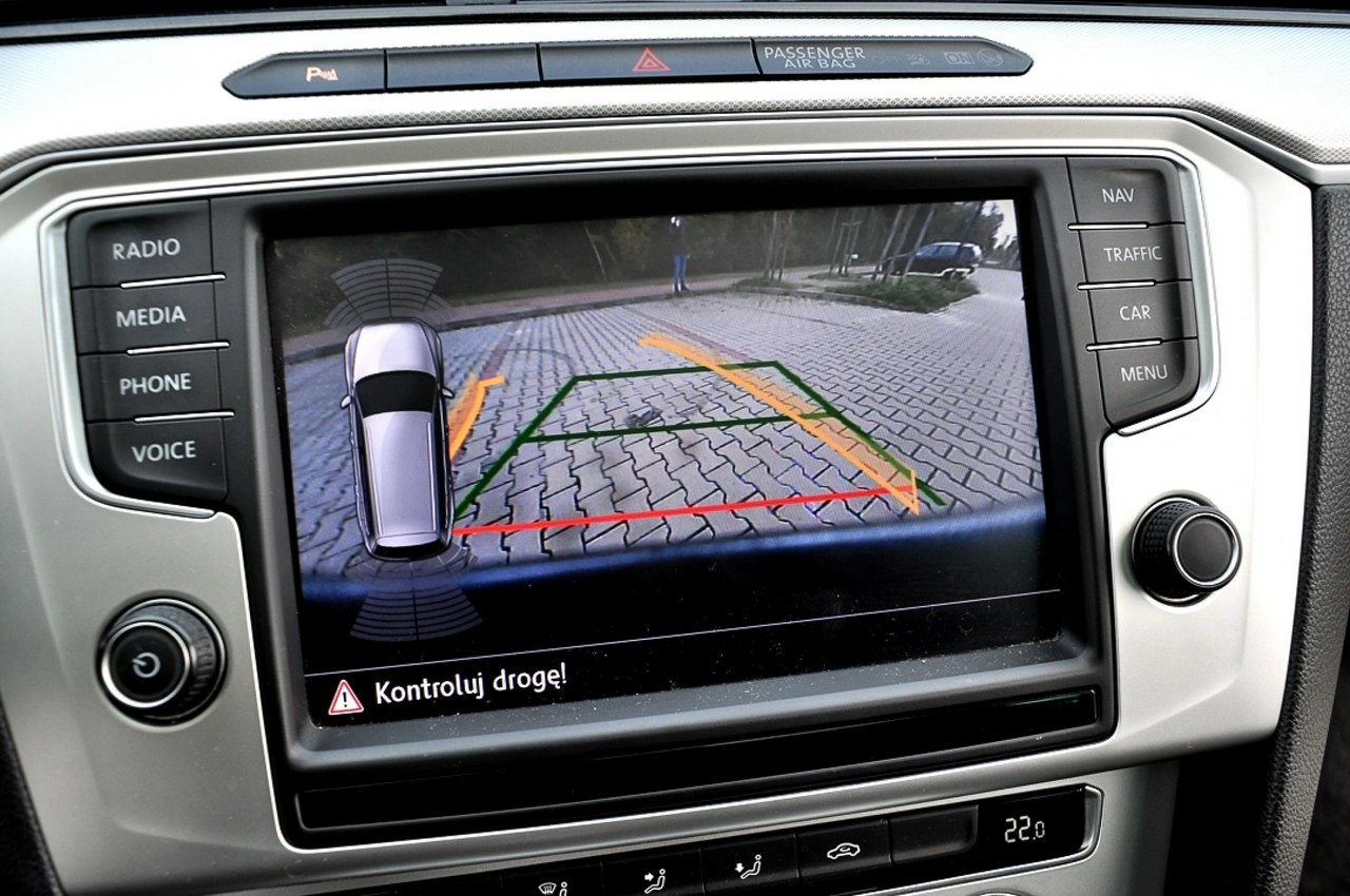 Volkswagen Passat - Zdjęcie 25