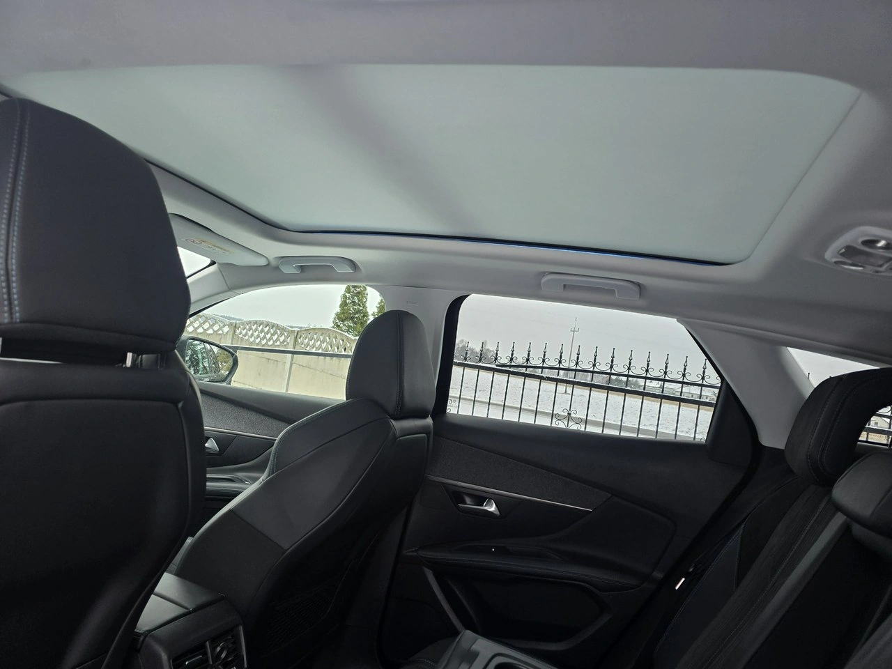 Peugeot 3008 - Zdjęcie 28