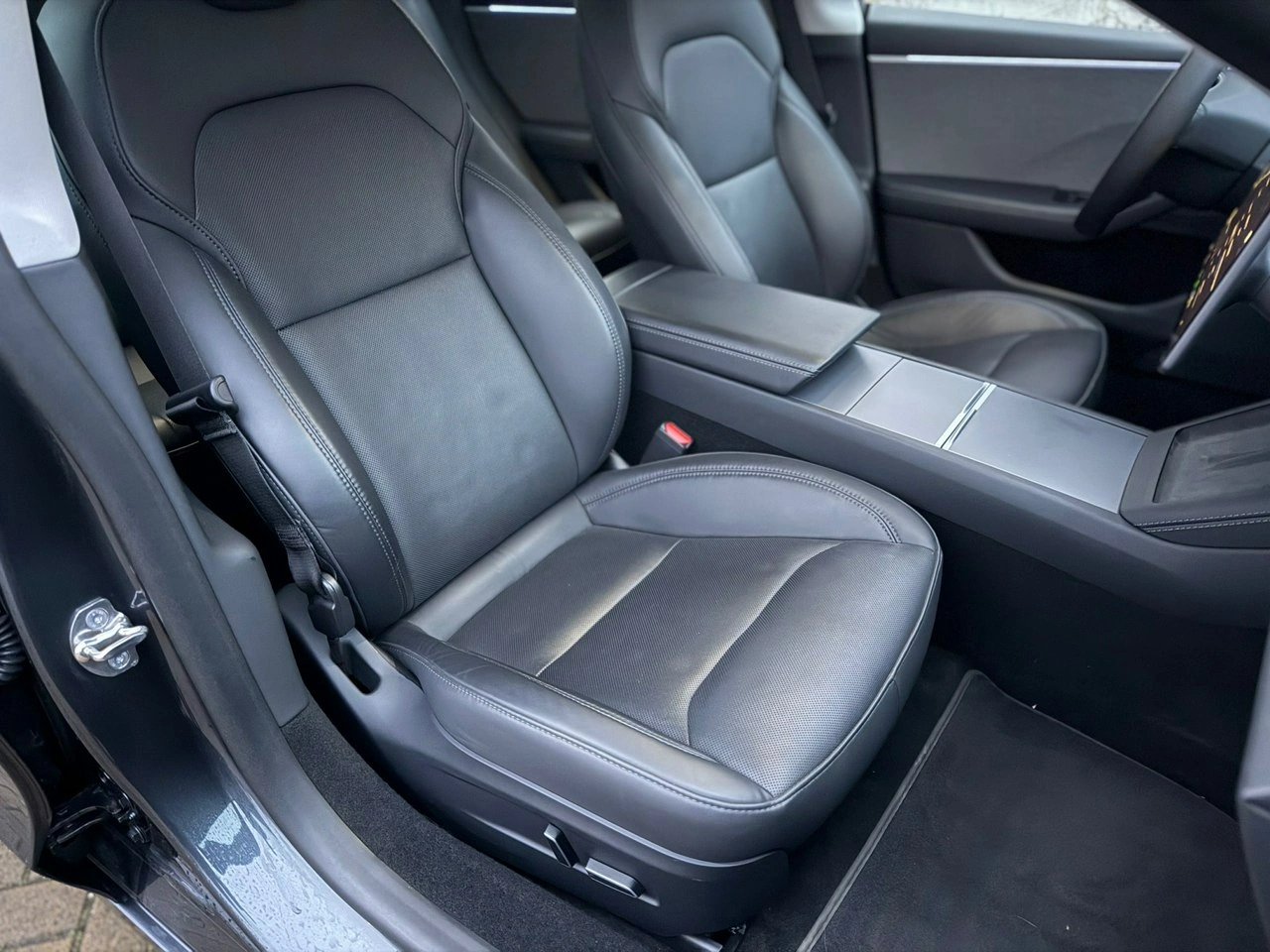 Tesla Model 3 - Zdjęcie 10