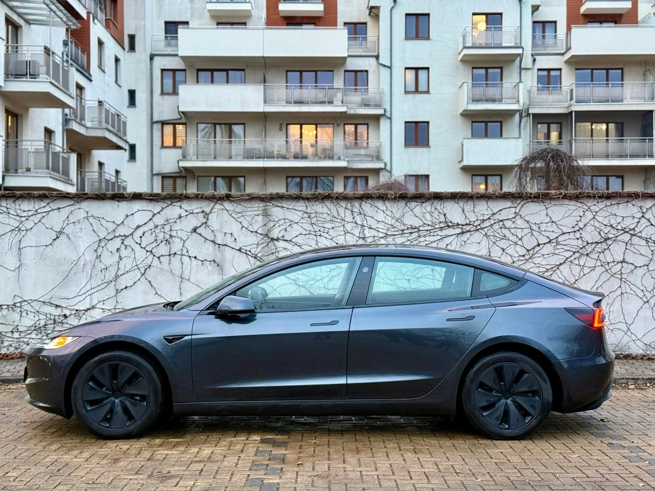 Tesla Model 3 - Zdjęcie 13