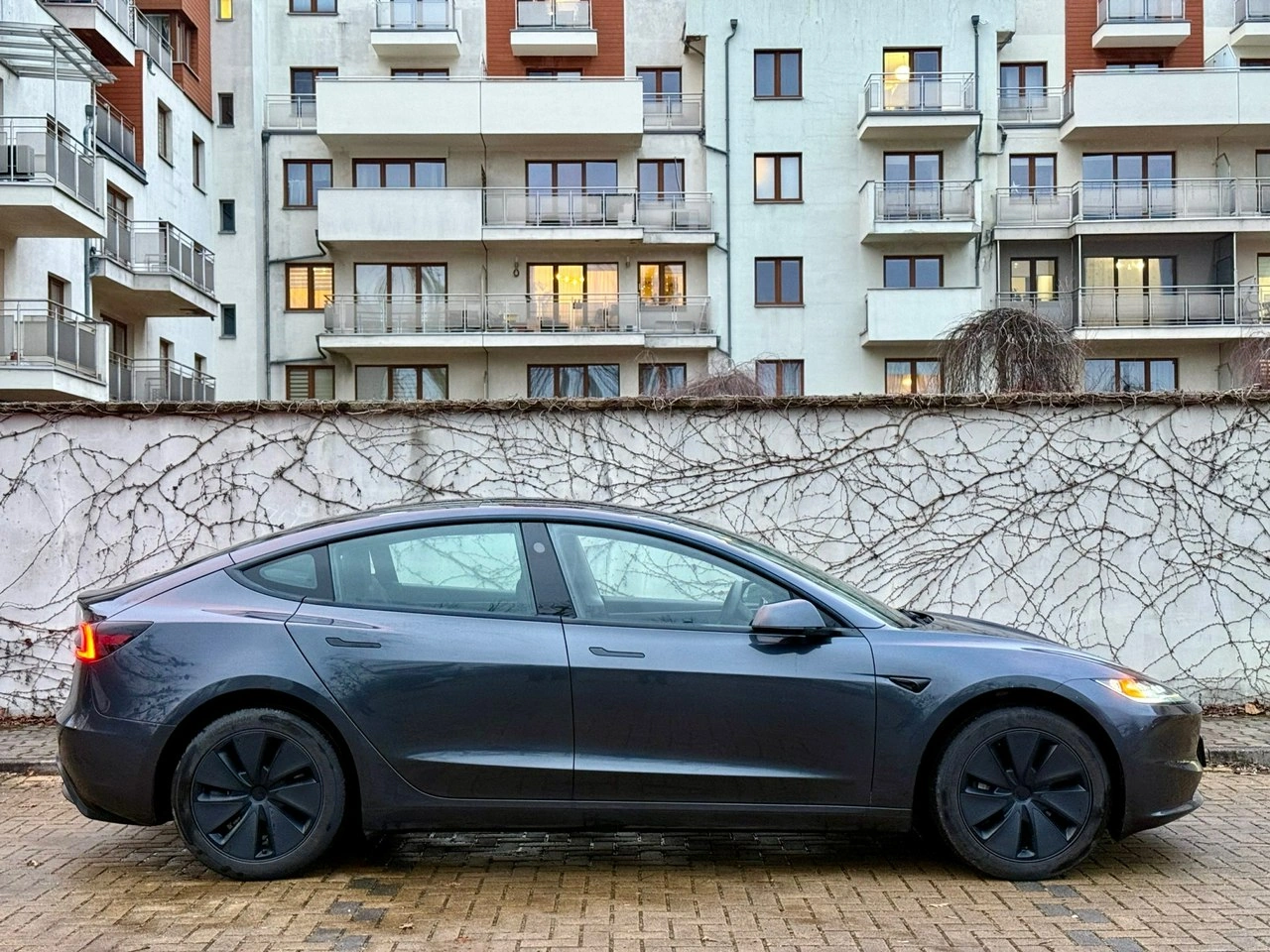 Tesla Model 3 - Zdjęcie 14