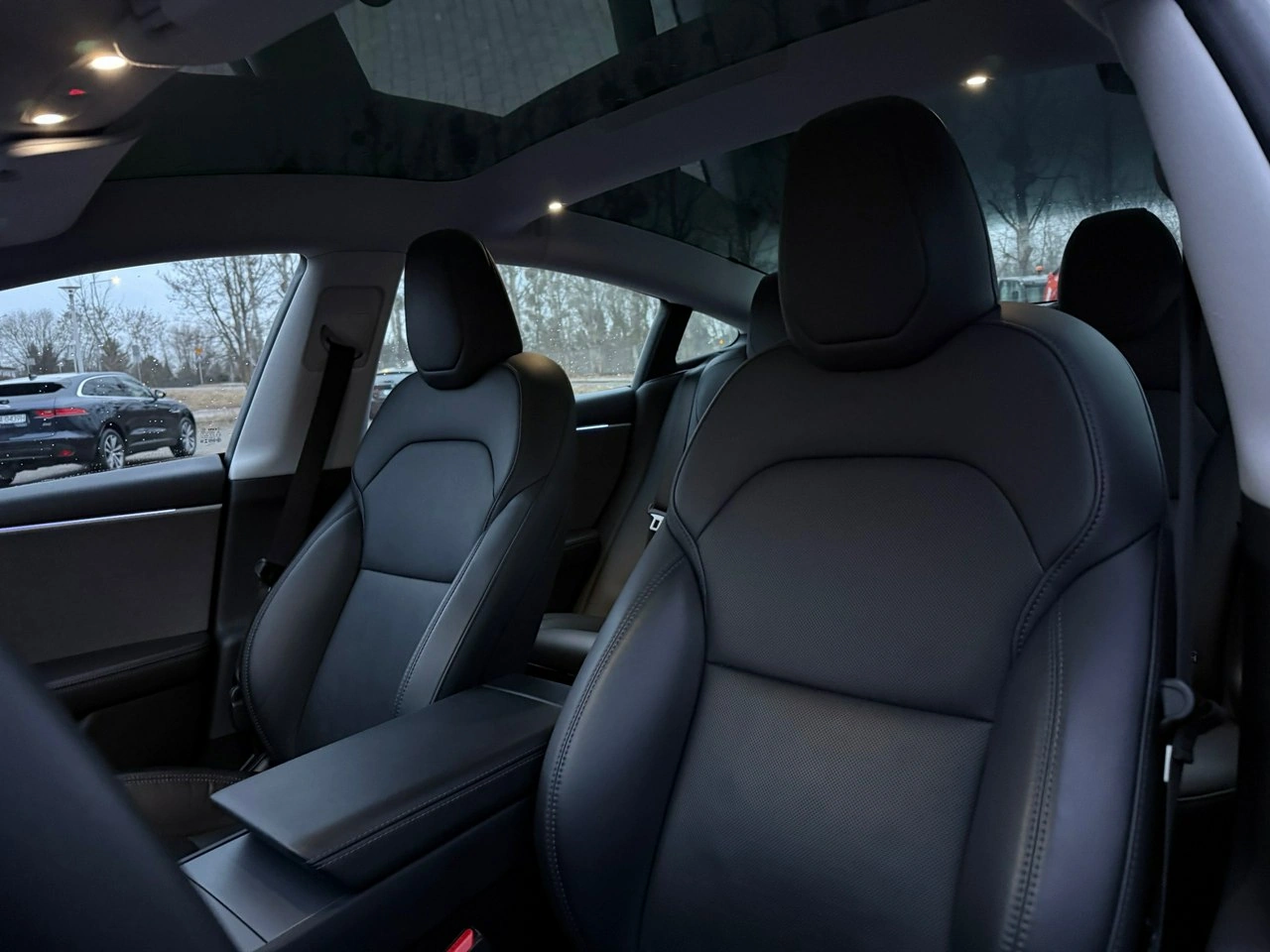 Tesla Model 3 - Zdjęcie 23