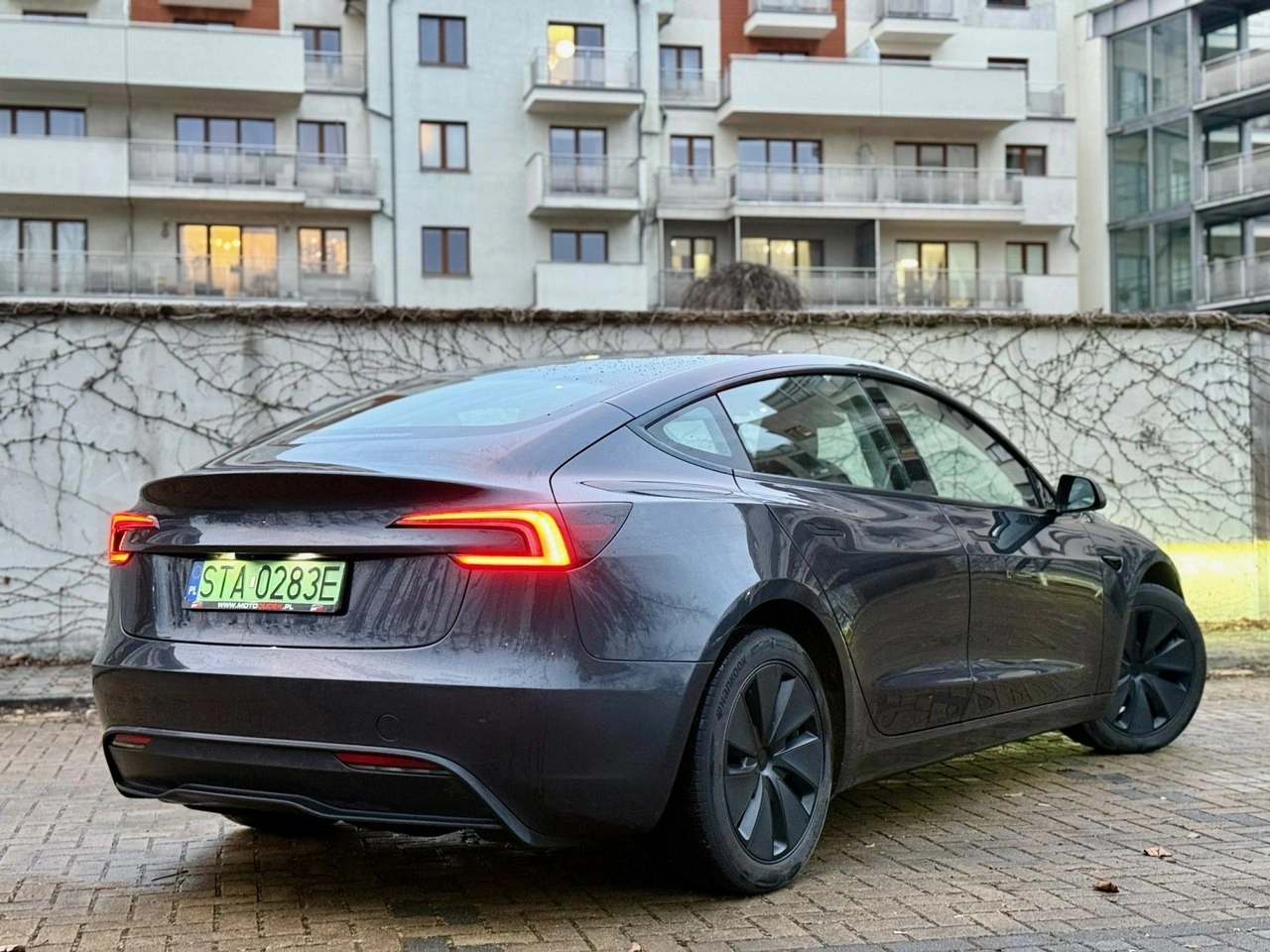 Tesla Model 3 - Zdjęcie 2