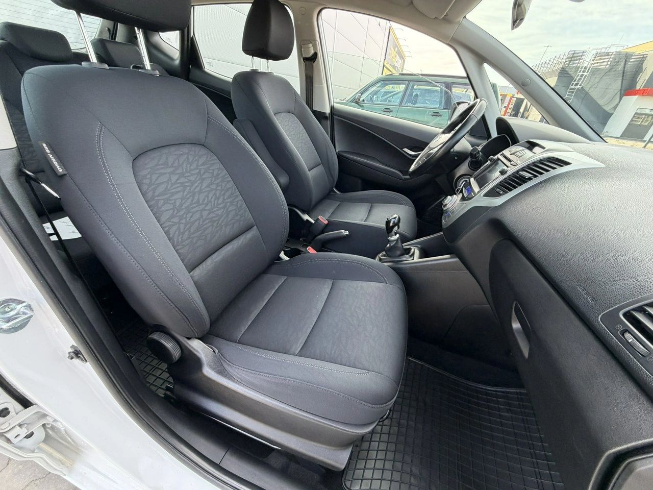 Hyundai ix20 - Zdjęcie 33