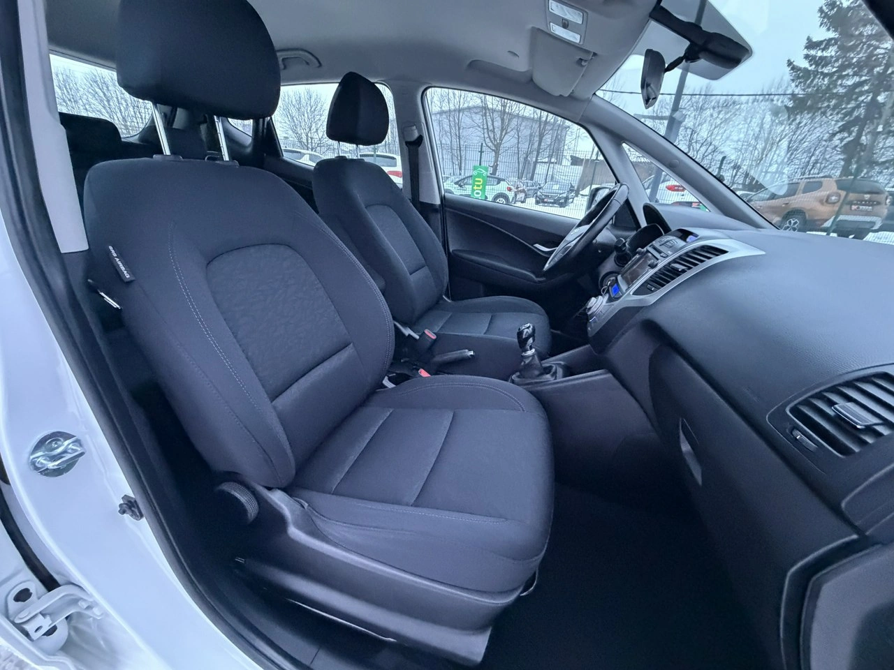 Hyundai ix20 - Zdjęcie 36