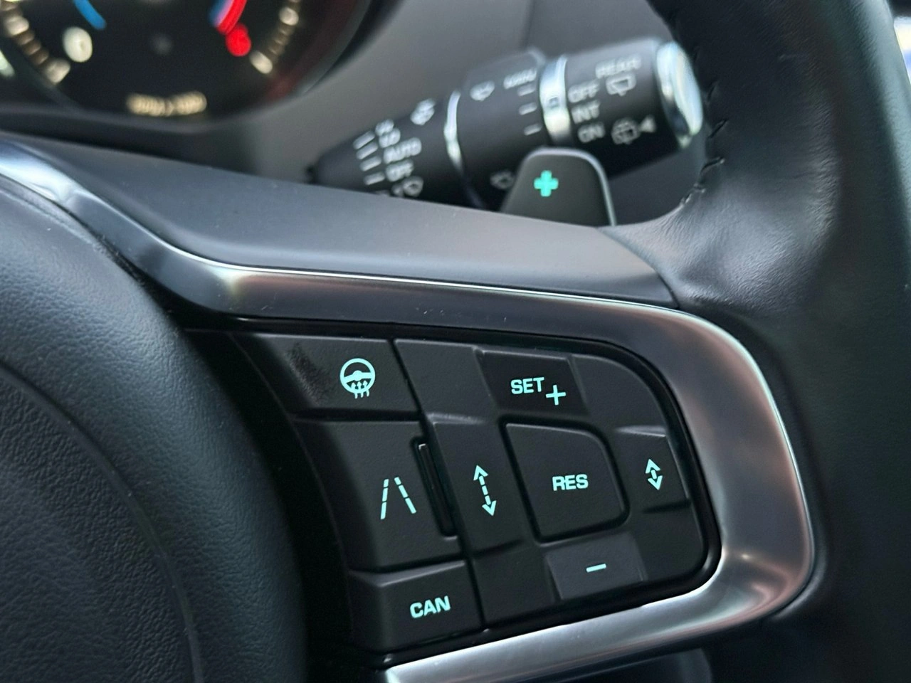 Jaguar F-Pace - Zdjęcie 30