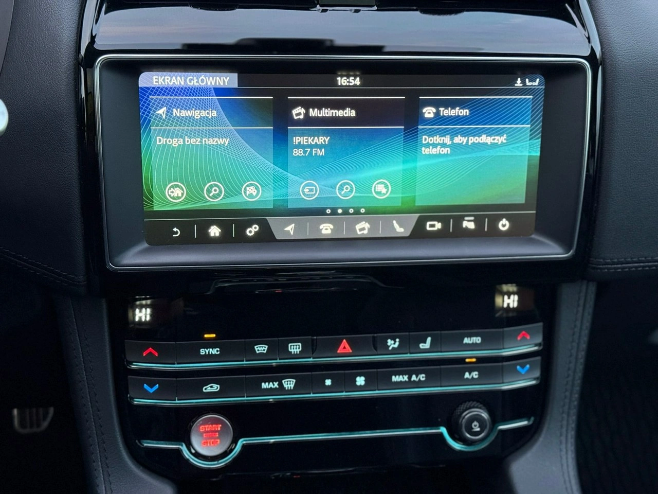 Jaguar F-Pace - Zdjęcie 31